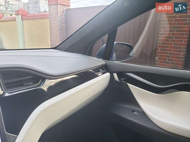Позашляховик / Кросовер Tesla Model X 2018 в Сумах фото 41 Позашляховик / Кросовер Tesla Model X 2018 в Сумах