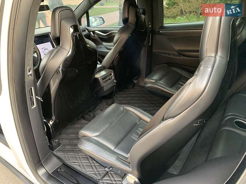 Внедорожник / Кроссовер Tesla Model X 2016 в Киеве