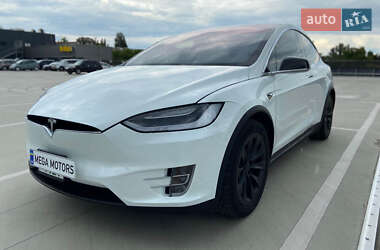 Tesla Model X  2020