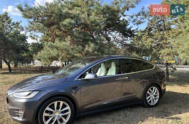 Tesla Model X  2020