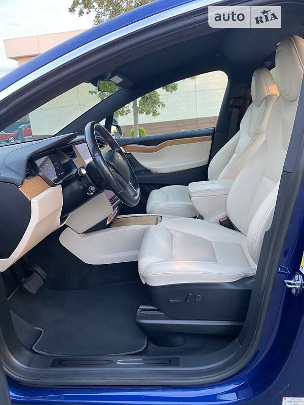 Позашляховик / Кросовер Tesla Model X 2019 в Києві