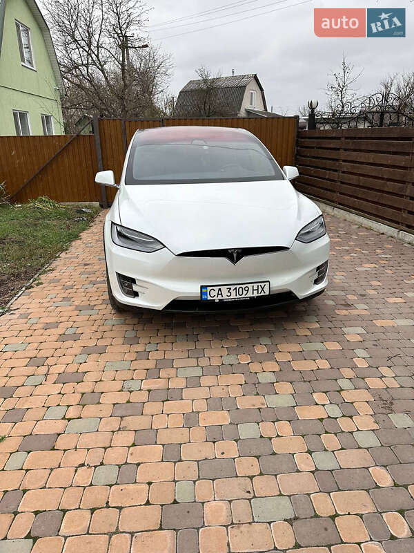 Tesla Model X 2020