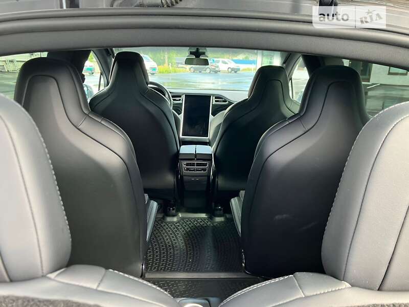 Внедорожник / Кроссовер Tesla Model X 2017 в Киеве