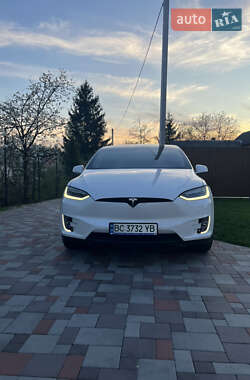 Tesla Model X  2020