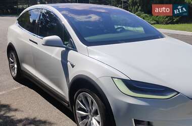 Tesla Model X  2020