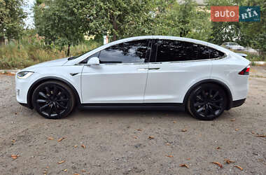 Tesla Model X  2020