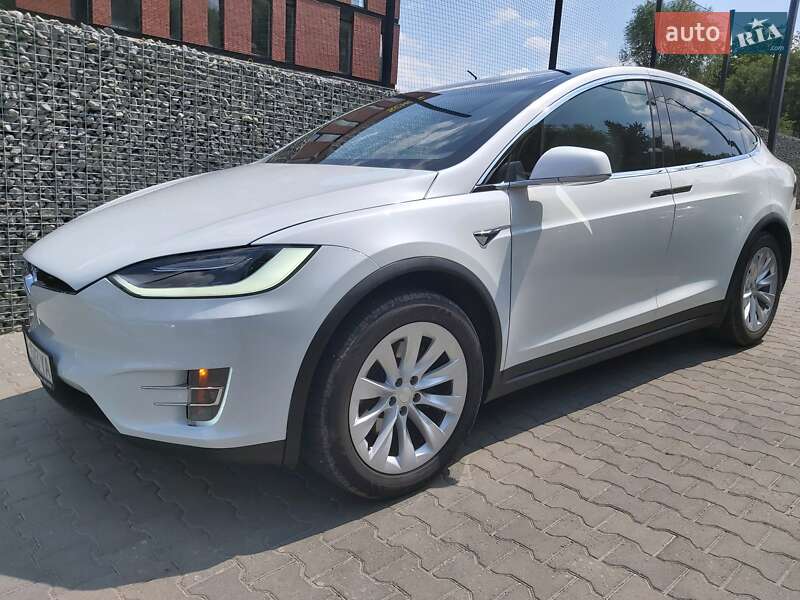 Tesla Model X 2020 року в Чернівцях