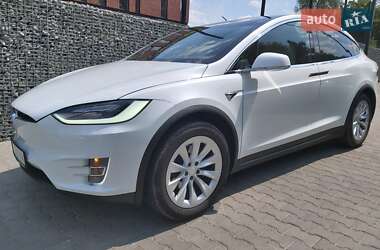 Tesla Model X  2020