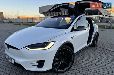 Tesla Model X  2020