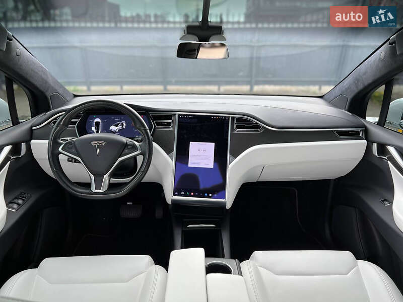 Позашляховик / Кросовер Tesla Model X 2018 в Києві