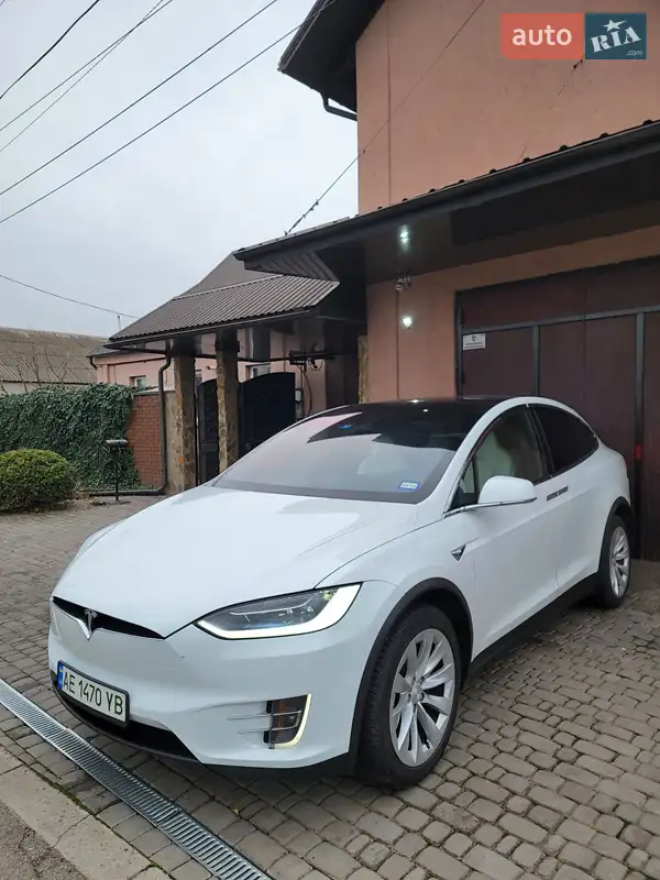 Tesla Model X 2018