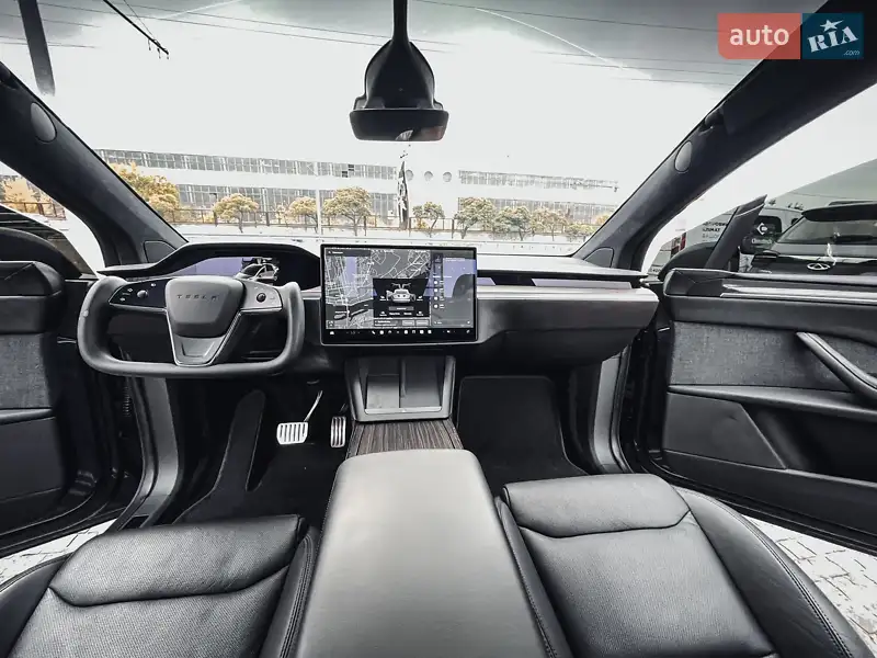 Tesla Model X 2021