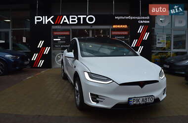 Tesla Model X 2019
