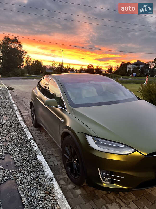 Tesla Model X