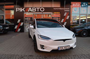 Tesla Model X  2020