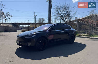 Tesla Model X 2019