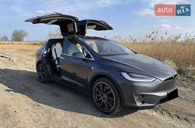 Tesla Model X  2020