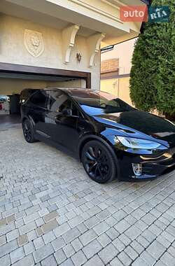 Tesla Model X  2020
