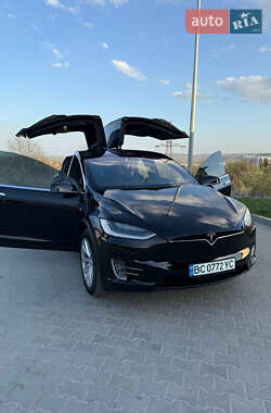 Tesla Model X  2019