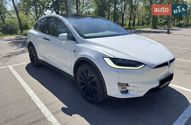 Tesla Model X  2019