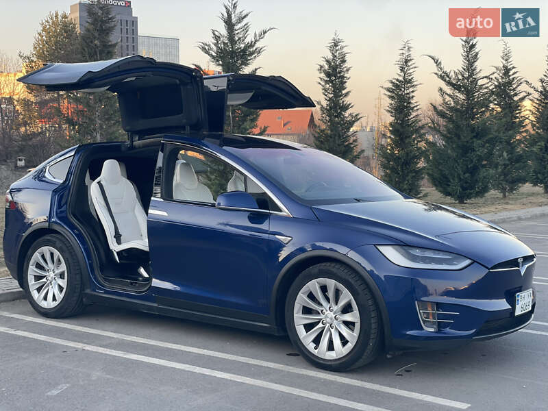 Позашляховик / Кросовер Tesla Model X