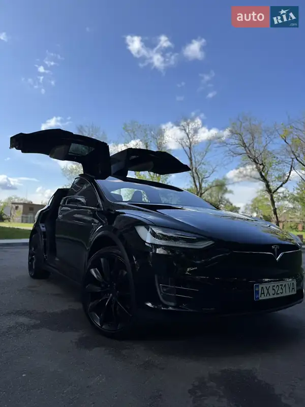 Tesla Model X 2020