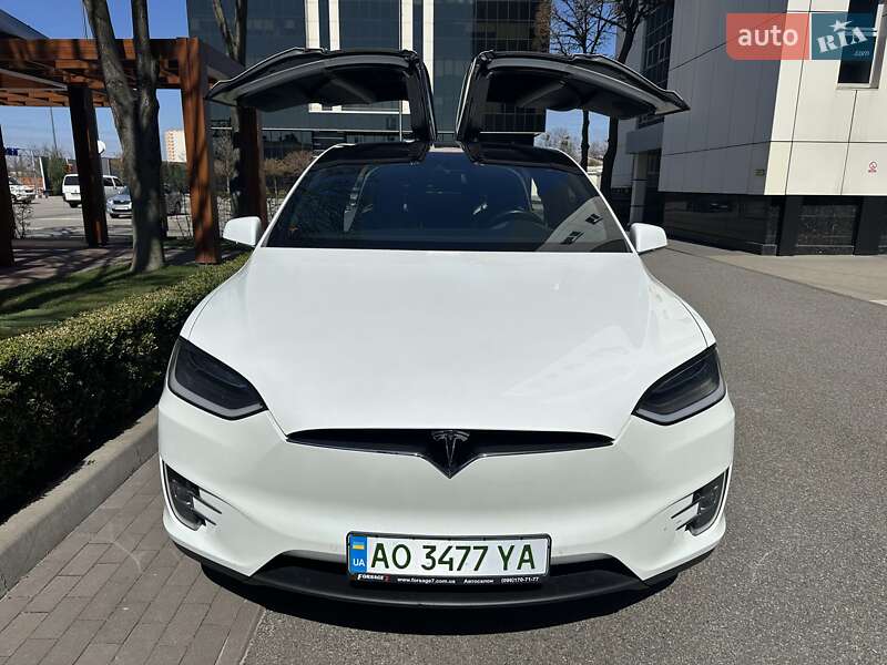 Внедорожник / Кроссовер Tesla Model X 2016 в Киеве