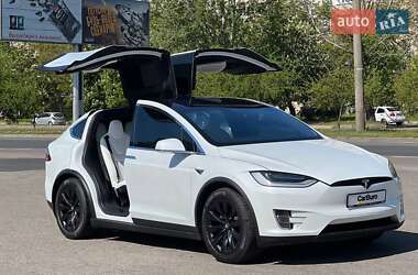Tesla Model X 2020
