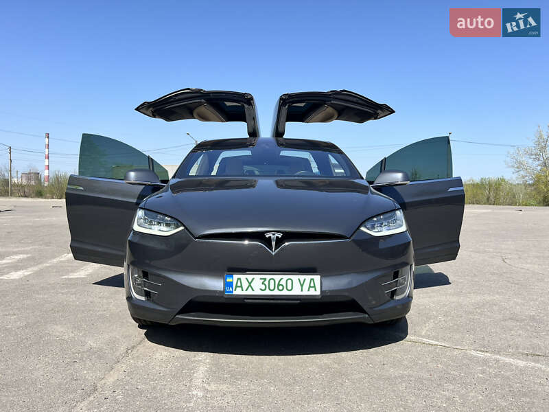 Легковые Tesla Model X