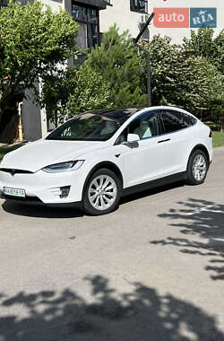 Tesla Model X  2020