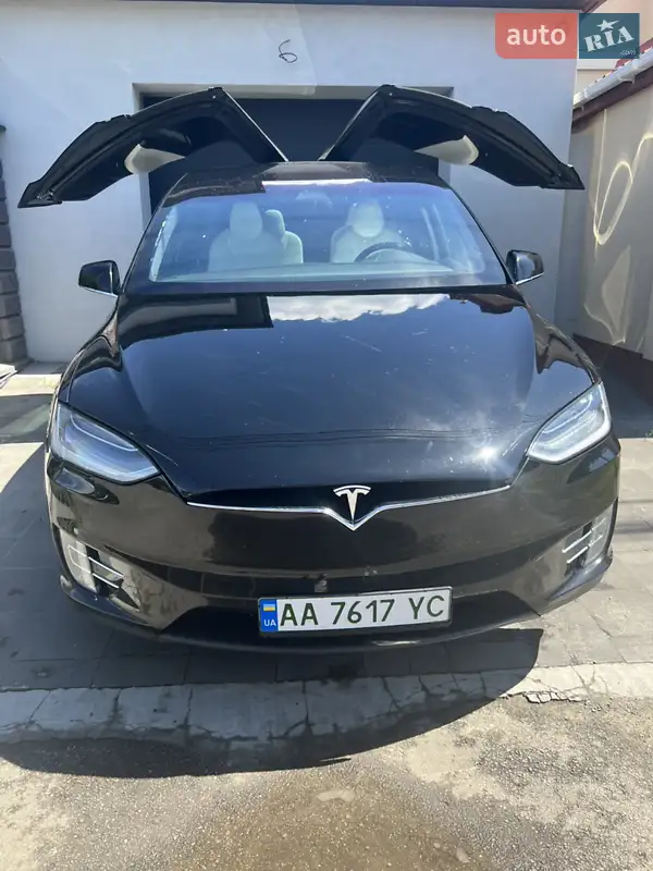 Tesla Model X 2019