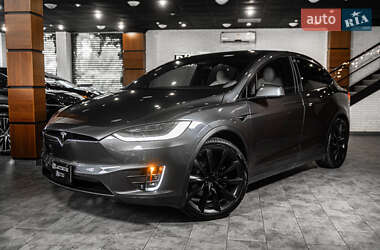 Tesla Model X  2020