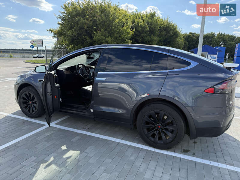 Tesla Model X