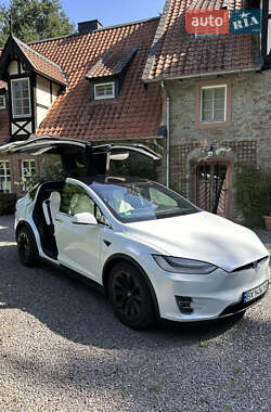 Tesla Model X  2017