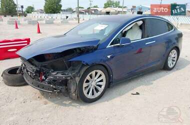 Tesla Model X  2019