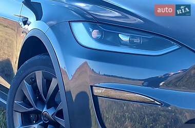 Tesla Model X  2024