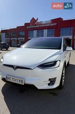 Tesla Model X  2020