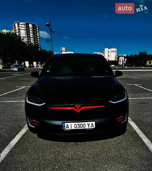 Tesla Model X 2019