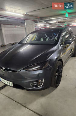 Tesla Model X  2020