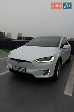 Tesla Model X  2020