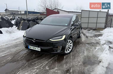Tesla Model X 2020