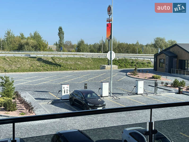 Позашляховик / Кросовер Tesla Model X 2017 в Києві фото 4 Позашляховик / Кросовер Tesla Model X 2017 в Києві