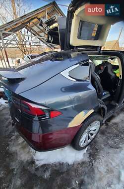 Позашляховик / Кросовер Tesla Model X 2016 в Черкасах фото 2 Позашляховик / Кросовер Tesla Model X 2016 в Черкасах