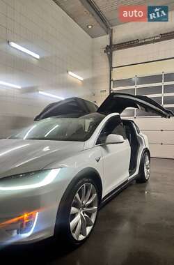 Tesla Model X  2017