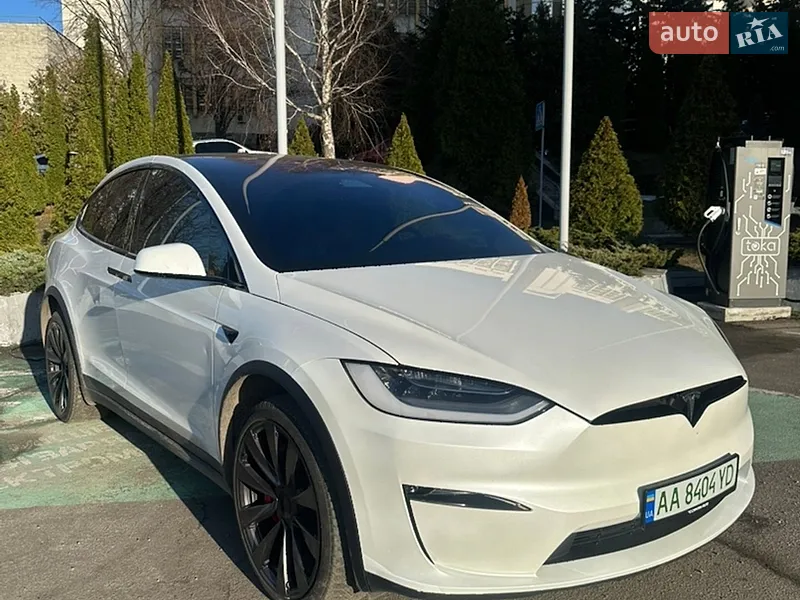 Tesla Model X 2023