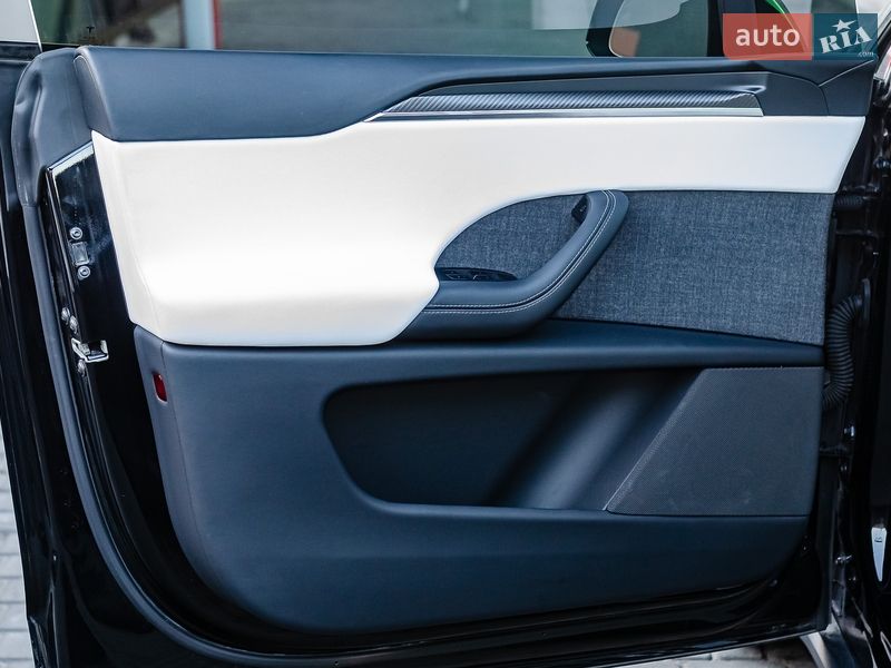 Внедорожник / Кроссовер Tesla Model X 2022 в Киеве