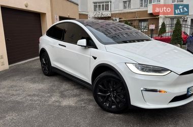 Tesla Model X  2021