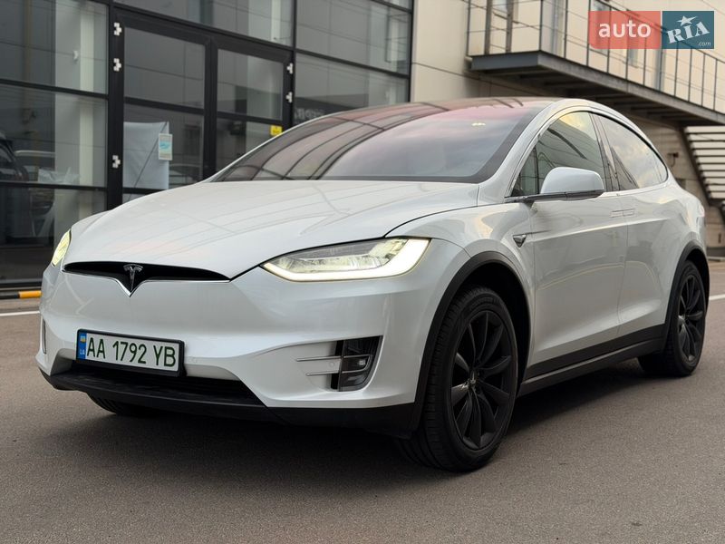 Tesla Model X 2020
