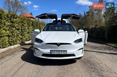 Tesla Model X  2024