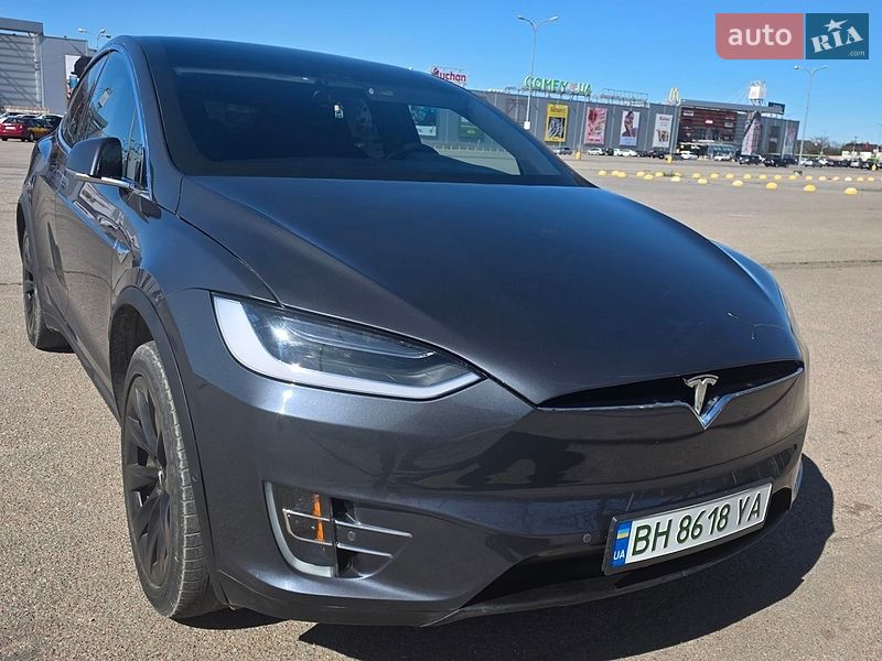 Tesla Model X 2018